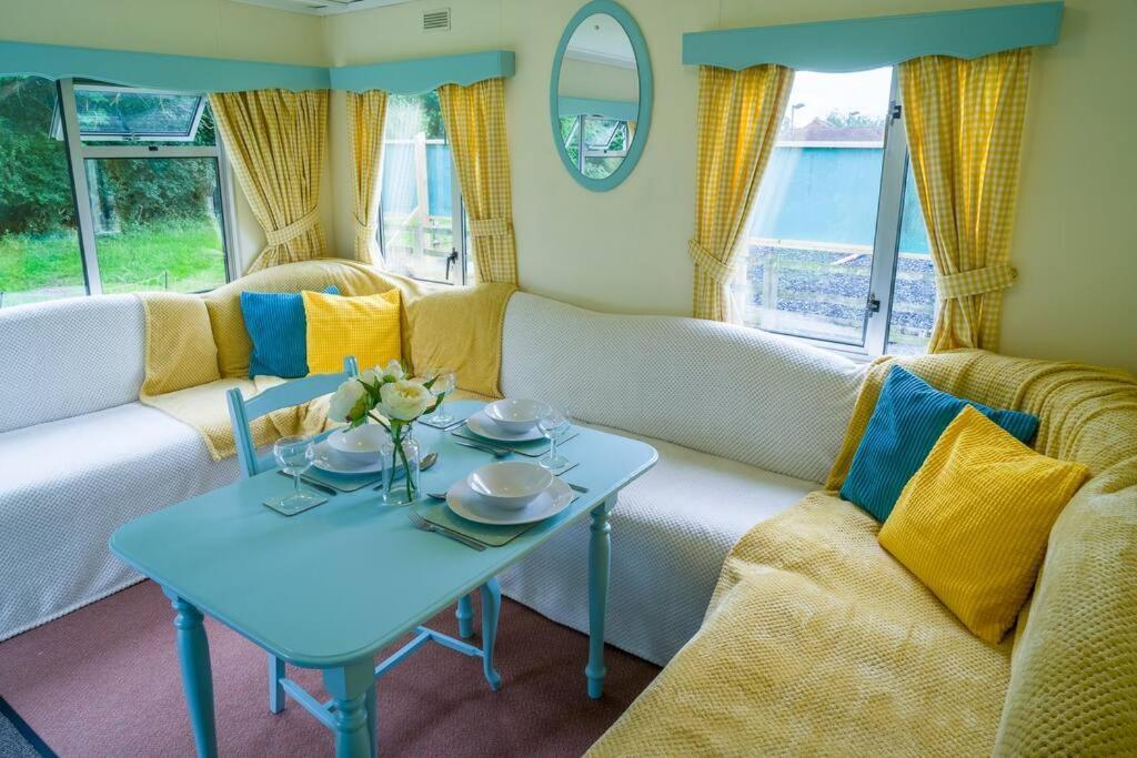 Wind In The Willows: Sleeps 4, Kitchen, Bathroom, Lounge, Wifi Napton on The Hill Zewnętrze zdjęcie